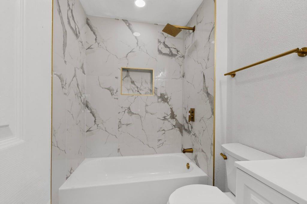 3204 Pacesetter Drive Property Photo 16