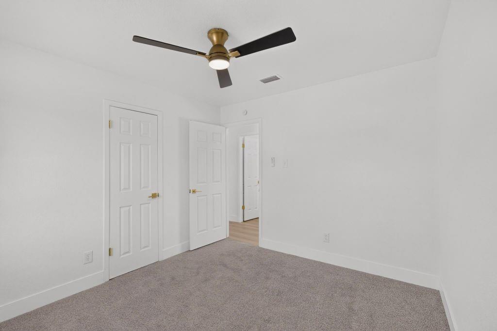 3204 Pacesetter Drive Property Photo 18