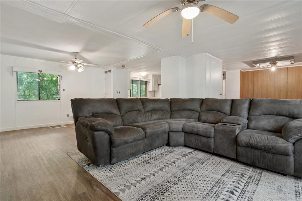4804 Creekside Road Property Photo 12