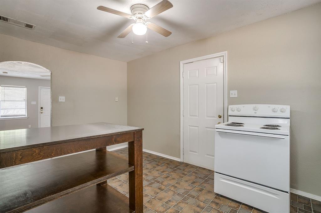 208 Wells Burnett Road Property Photo 9