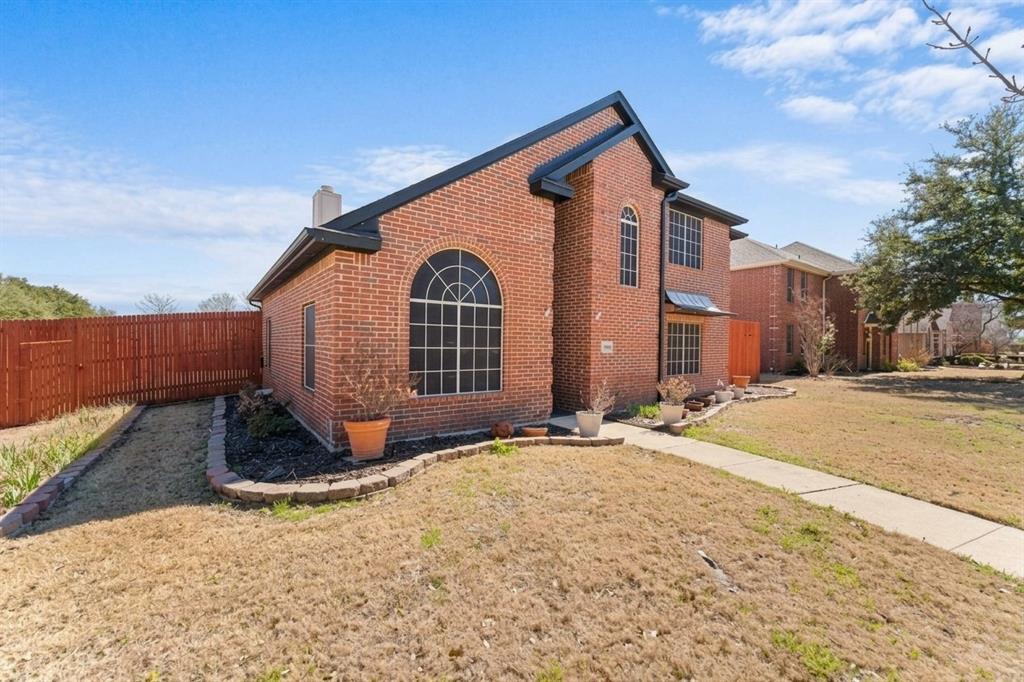 7022 Cottonwood Circle Property Photo 1