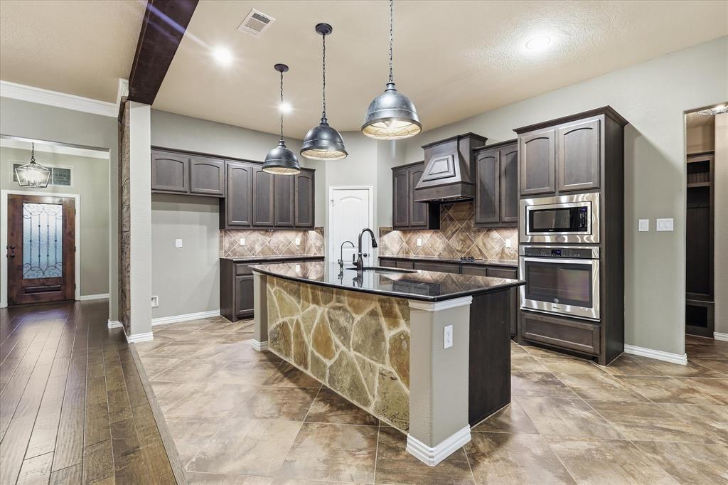 209 Highland Hills Boulevard Property Photo 14