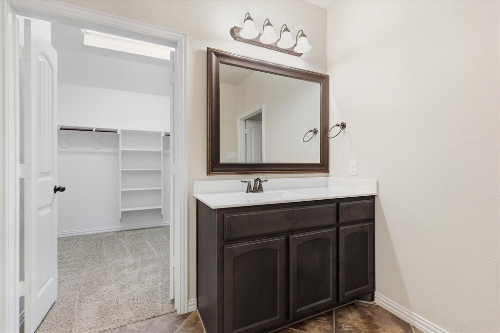 209 Highland Hills Boulevard Property Photo 24