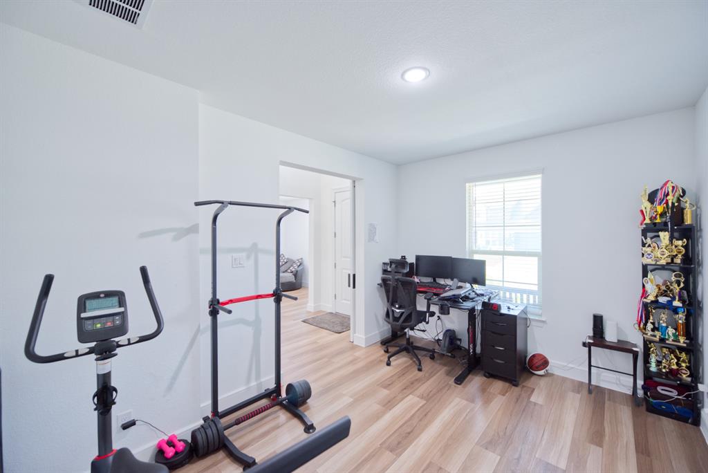 4312 Hollandwood Drive Property Photo 13