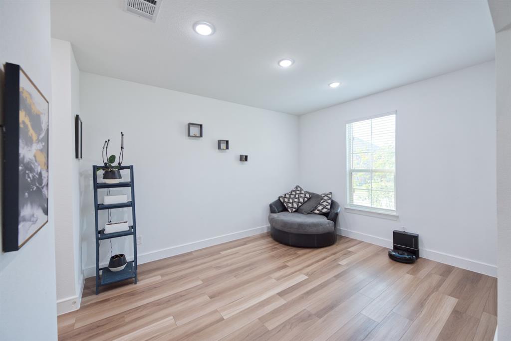 4312 Hollandwood Drive Property Photo 14
