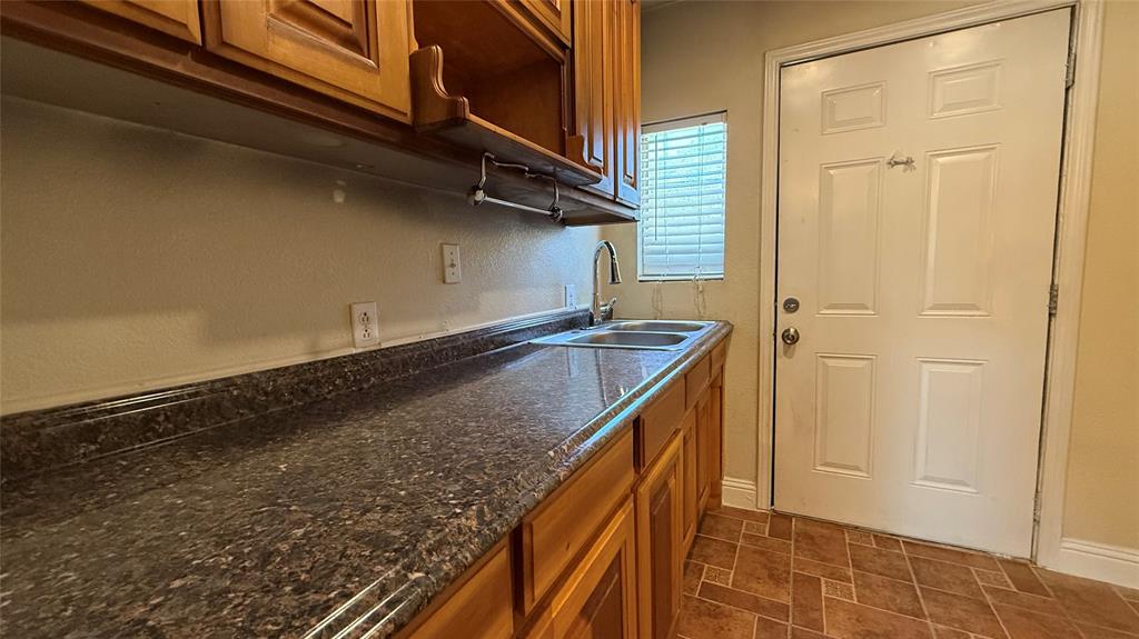 2644 Berryhill Drive Property Photo 5
