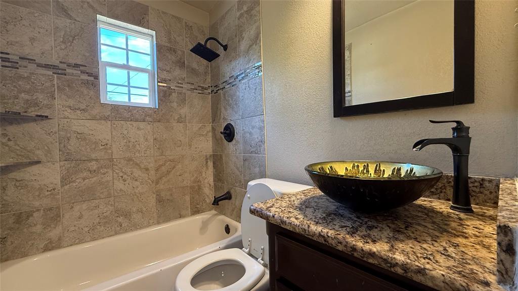 2644 Berryhill Drive Property Photo 12