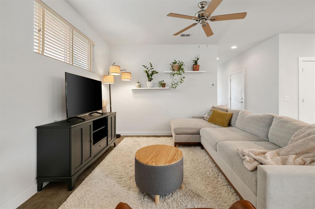 6542 E Lovers Lane Property Photo 8