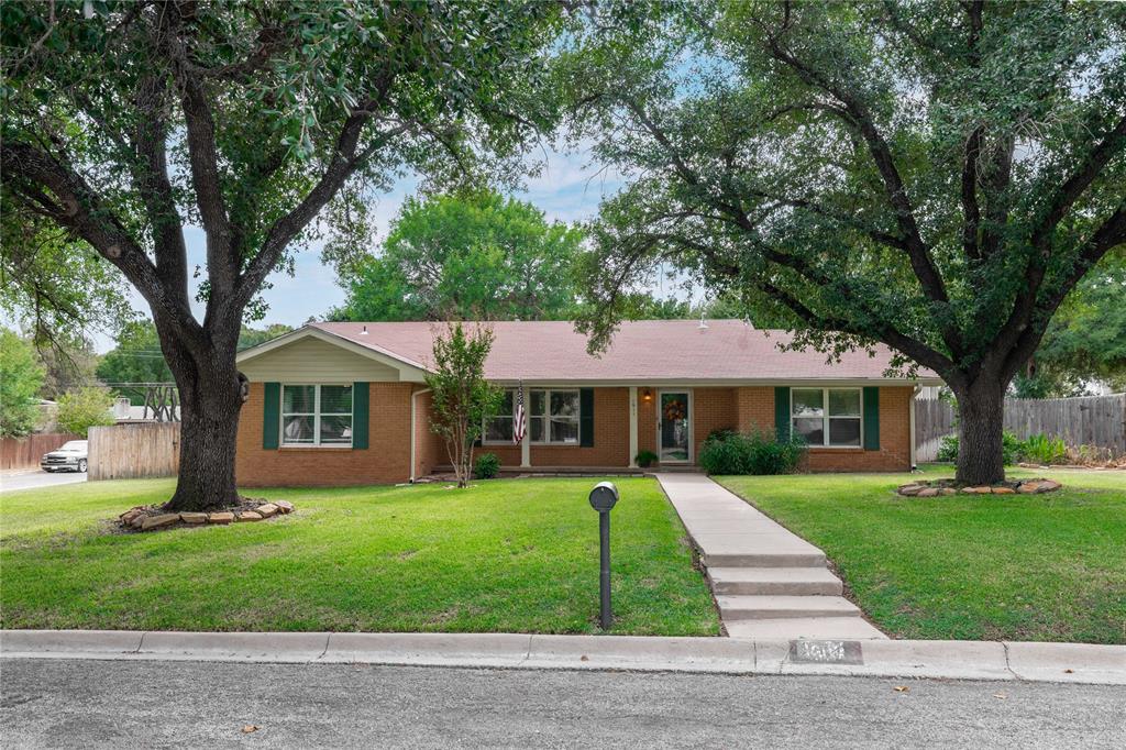 1611 16th Street Property Photo 1