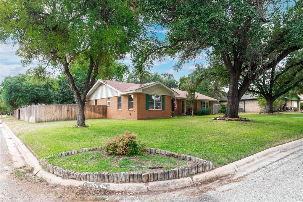 1611 16th Street Property Photo 3
