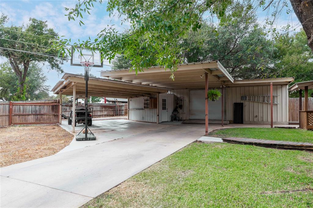 1611 16th Street Property Photo 4