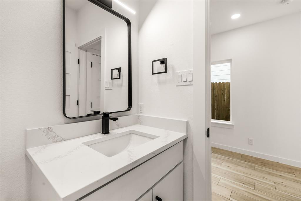 2230 Hooper Street Property Photo 5