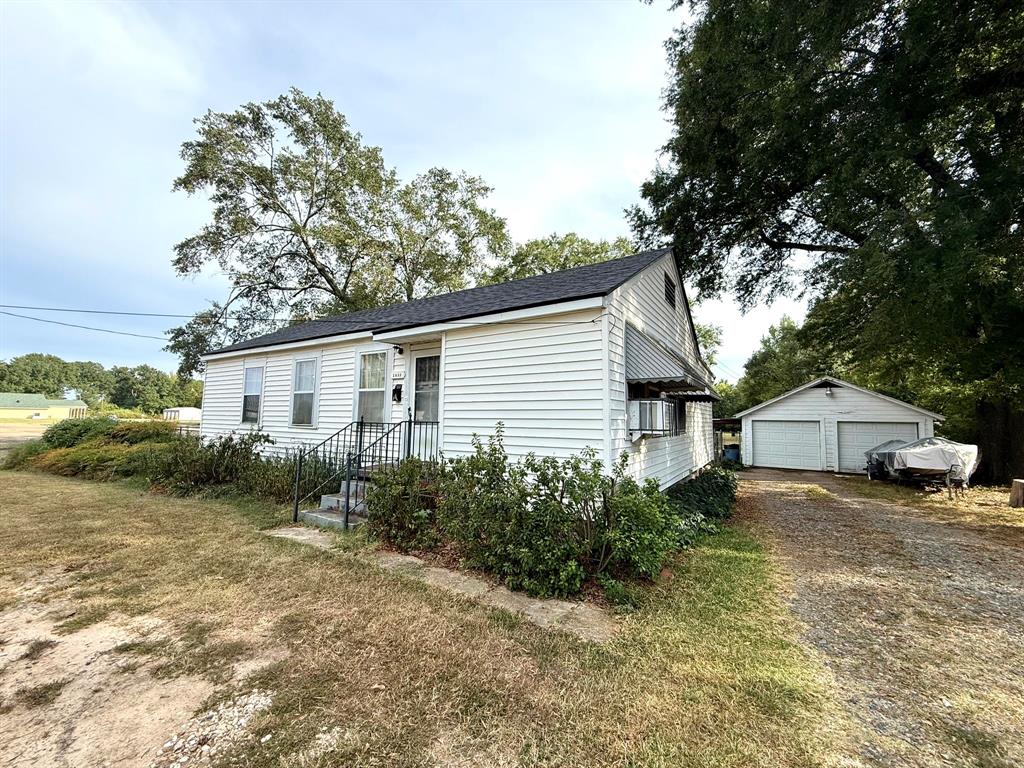 2853 Hollywood Avenue Property Photo 2
