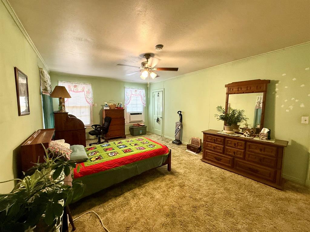2853 Hollywood Avenue Property Photo 8