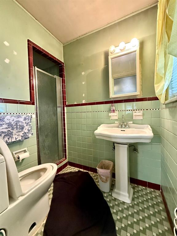 2853 Hollywood Avenue Property Photo 9