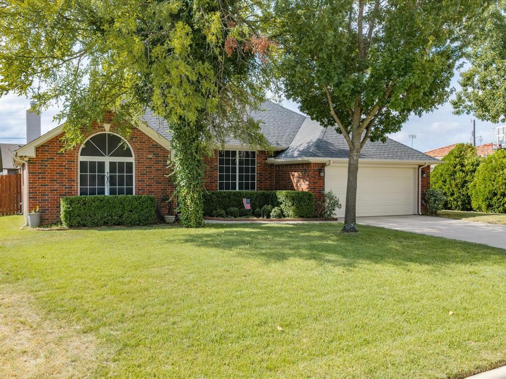 2106 Ridgewood Drive Property Photo 1