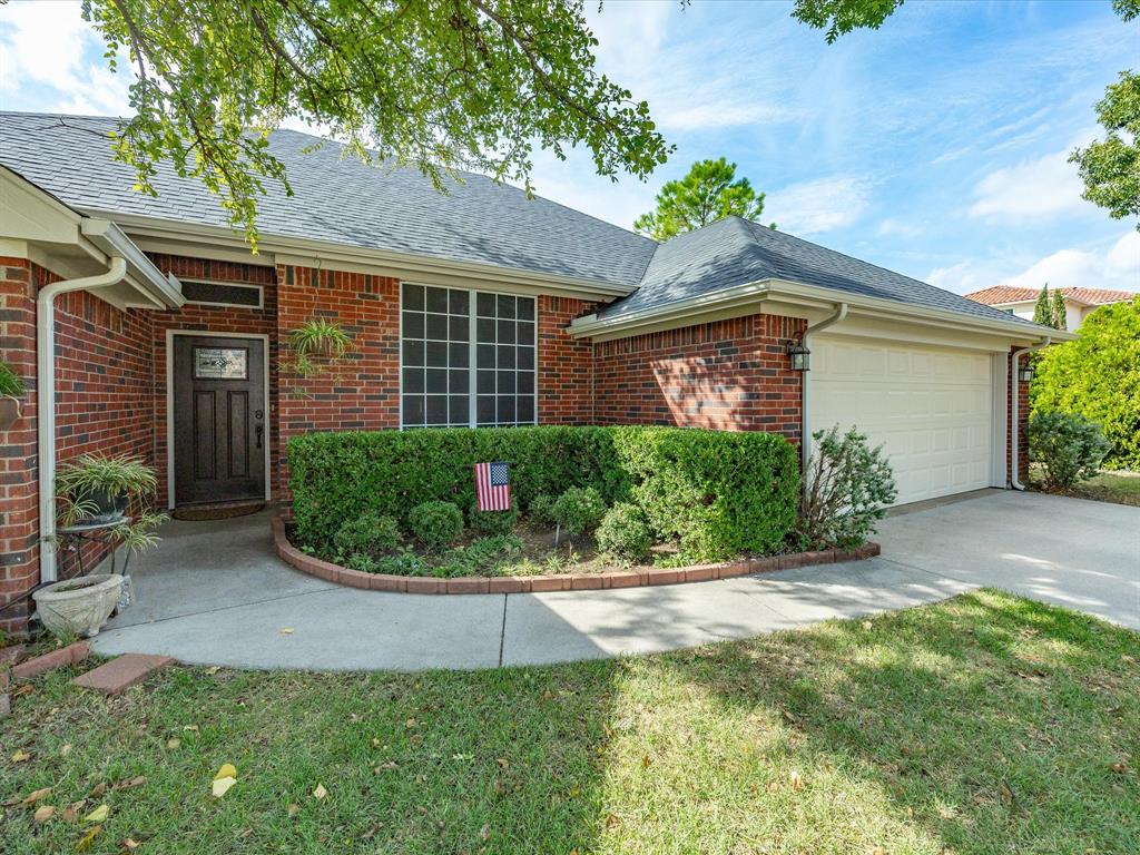 2106 Ridgewood Drive Property Photo 2