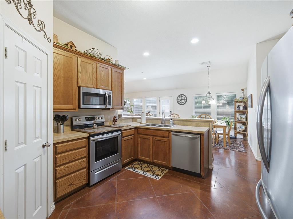 2106 Ridgewood Drive Property Photo 7
