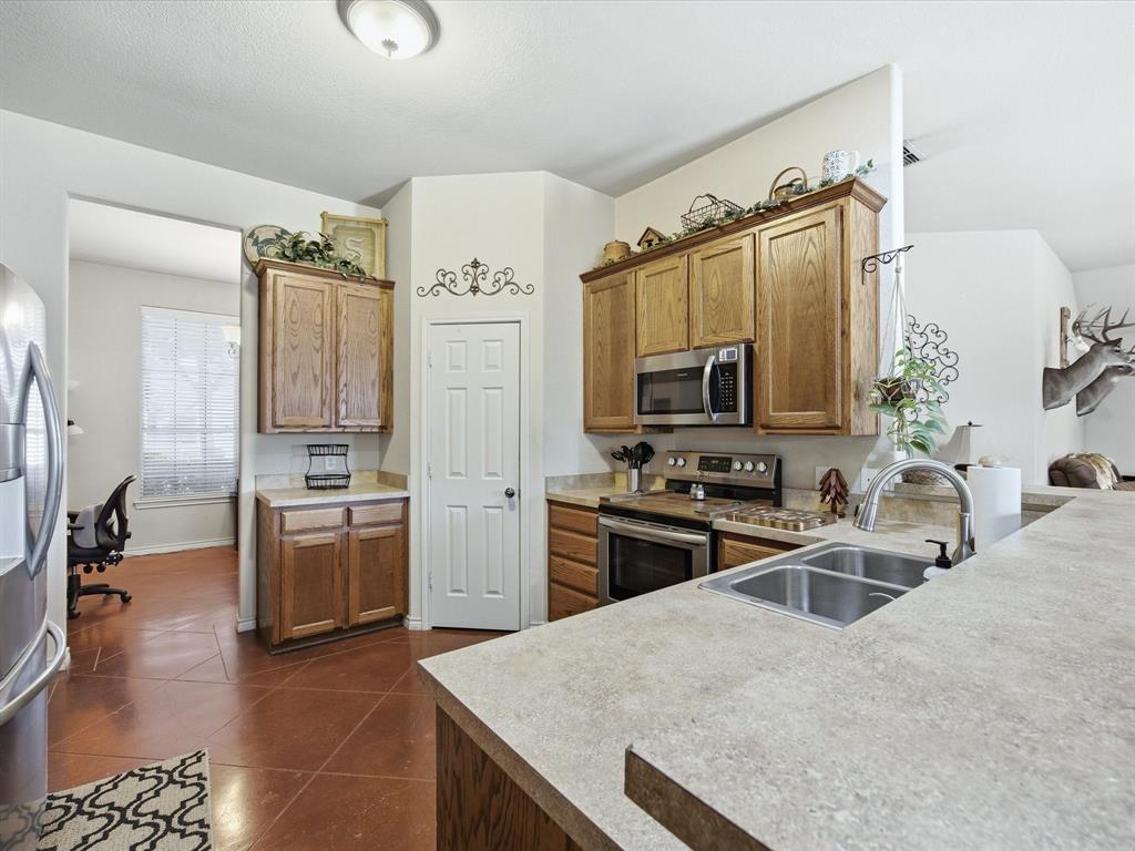 2106 Ridgewood Drive Property Photo 8