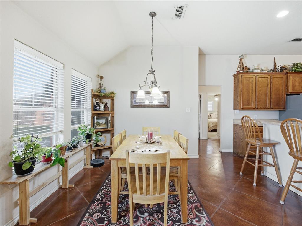 2106 Ridgewood Drive Property Photo 9
