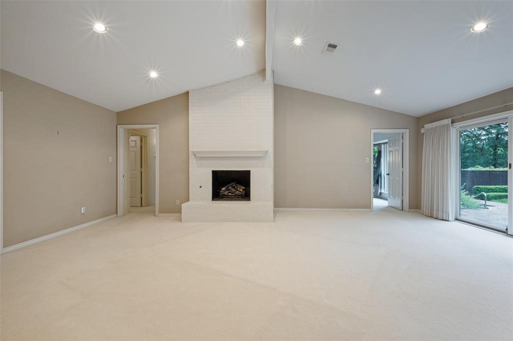 6 Timbergreen Circle Property Photo 11