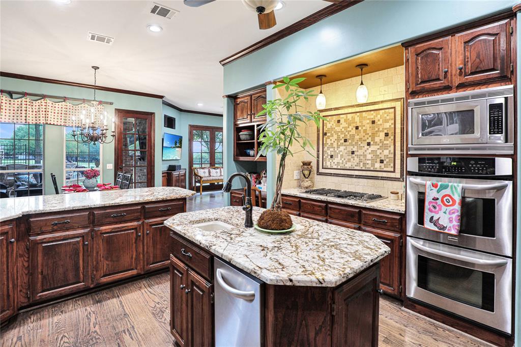 1204 Hills Creek Drive Property Photo 14