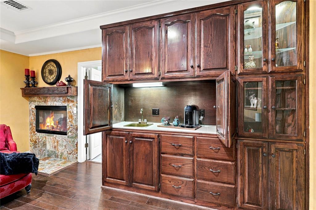 1204 Hills Creek Drive Property Photo 22