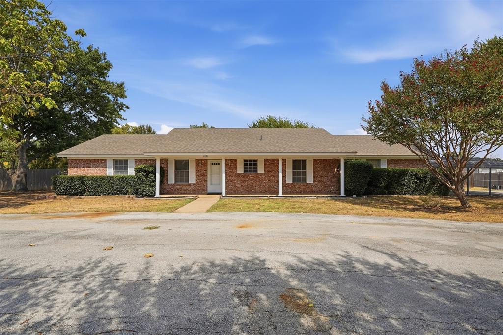 6880 Sandy Beach Road Property Photo 1