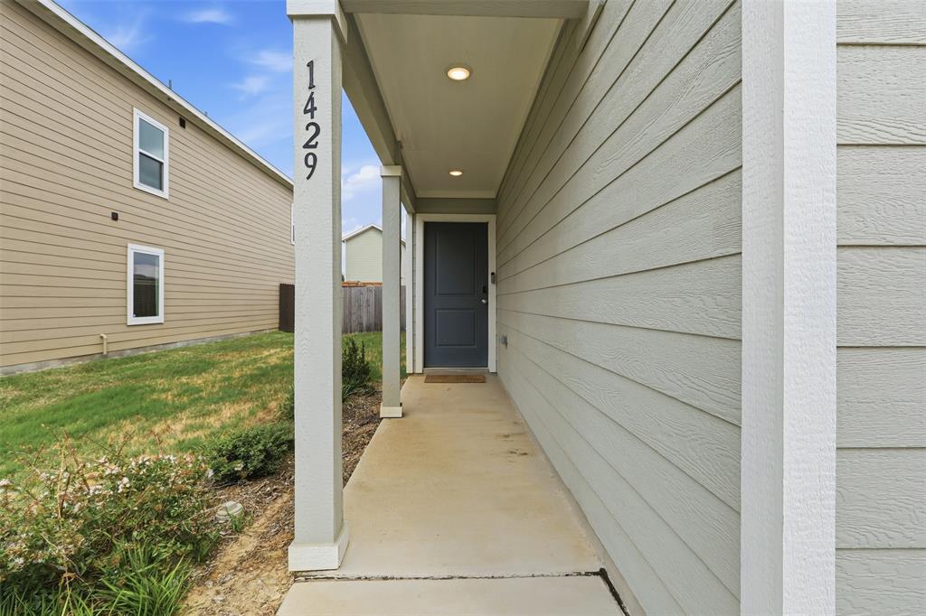 1429 Teak Lane Property Photo 4