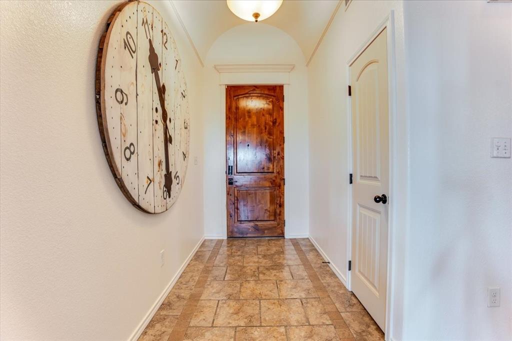 9120 Parkview Circle Property Photo 4