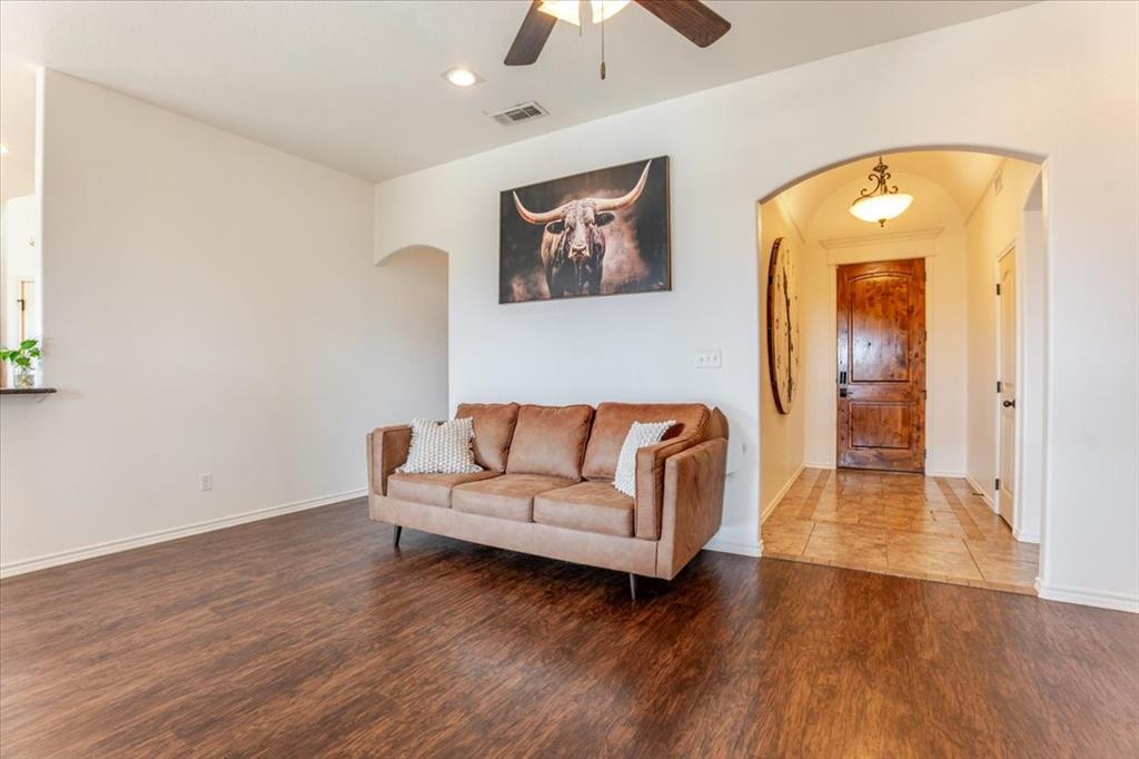 9120 Parkview Circle Property Photo 5