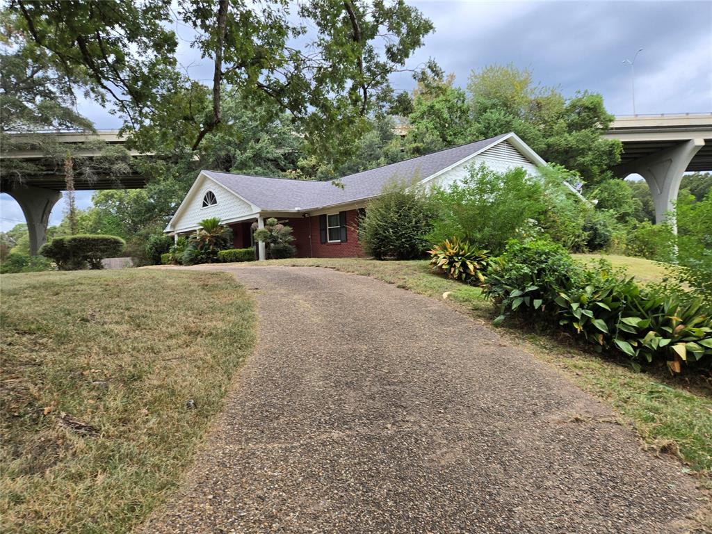 5426 Briarcliff Circle Property Photo 4
