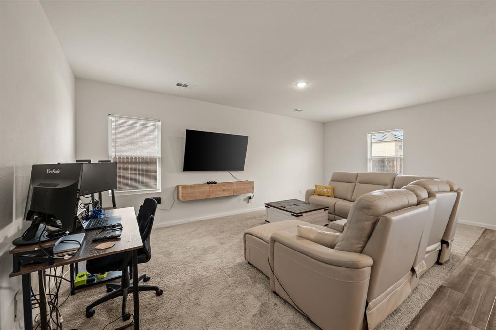 4724 Swan Neck Drive Property Photo 4