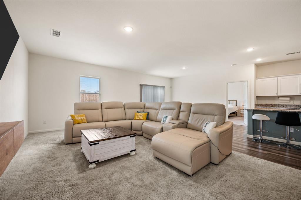 4724 Swan Neck Drive Property Photo 5