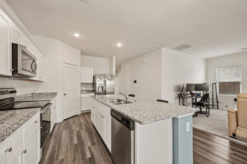 4724 Swan Neck Drive Property Photo 8