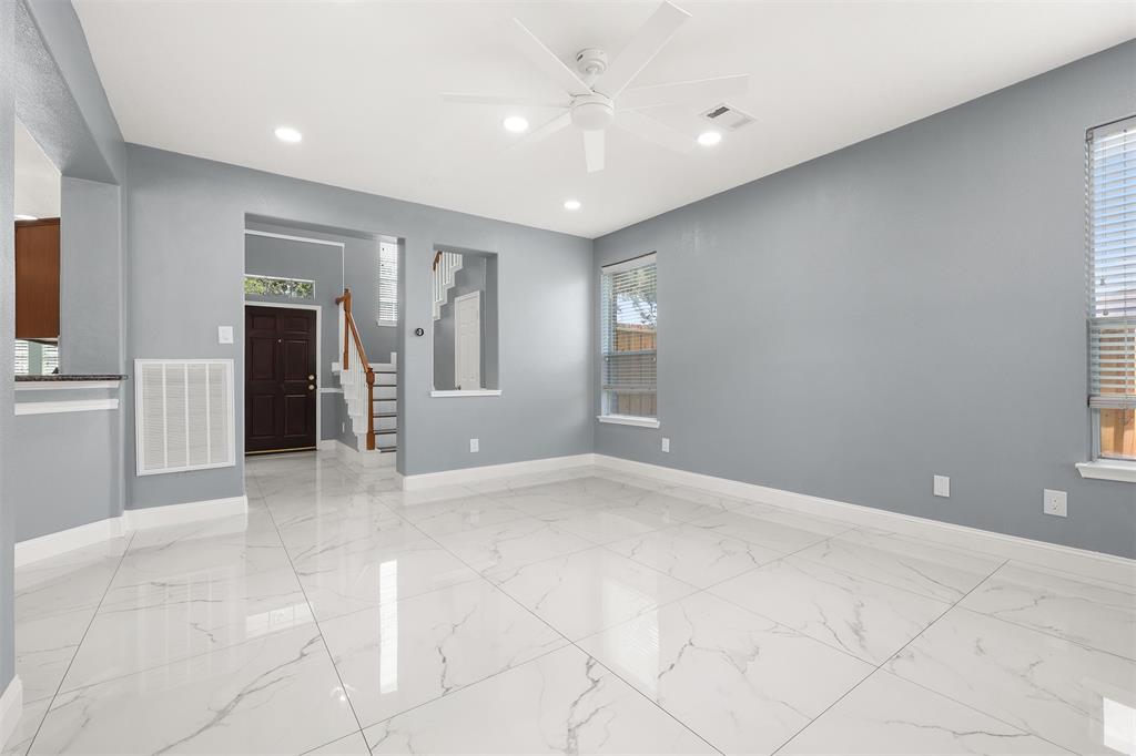 11001 Thornwood Drive Property Photo 8