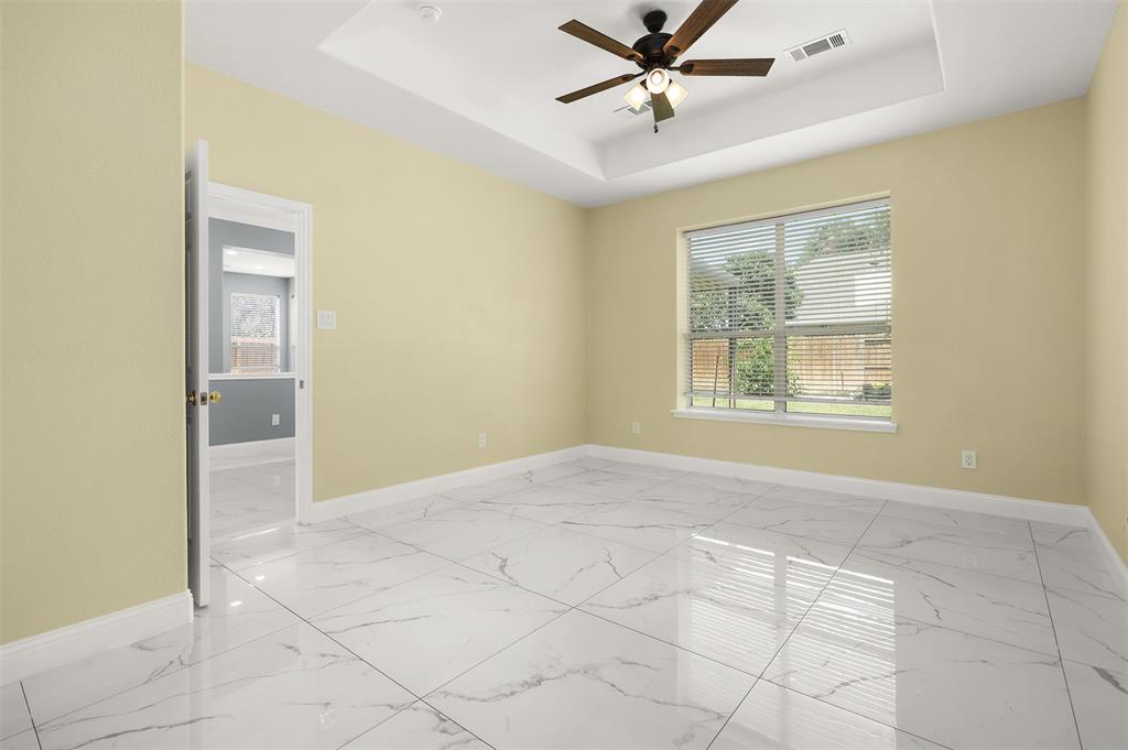 11001 Thornwood Drive Property Photo 14