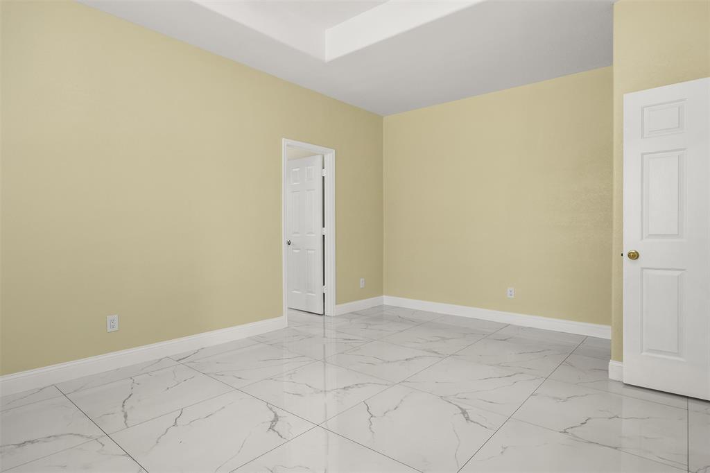 11001 Thornwood Drive Property Photo 15
