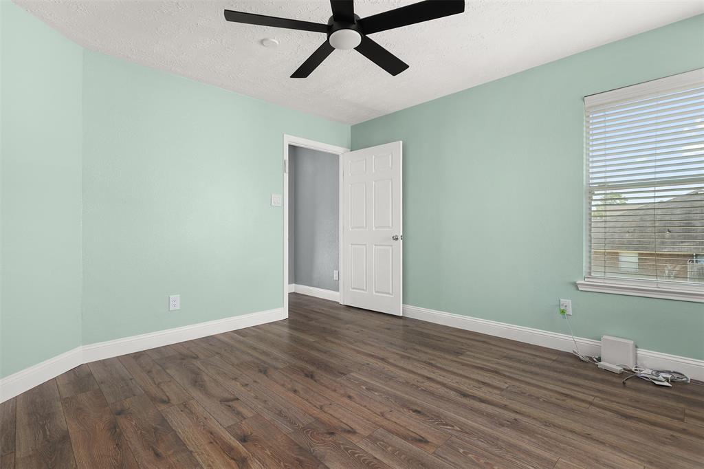 11001 Thornwood Drive Property Photo 24