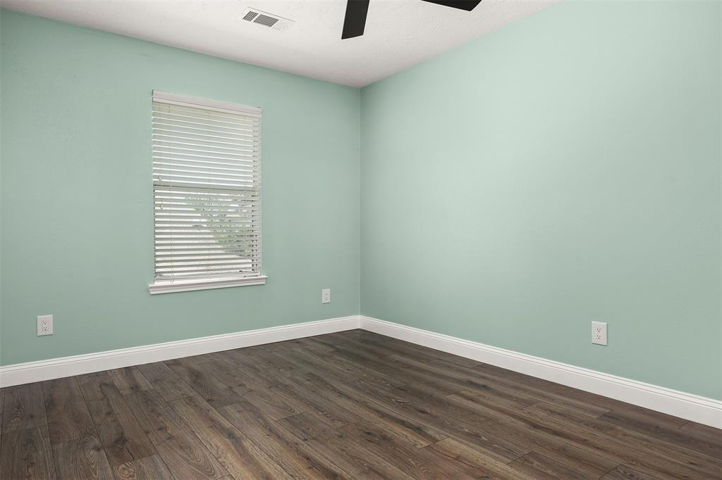 11001 Thornwood Drive Property Photo 25
