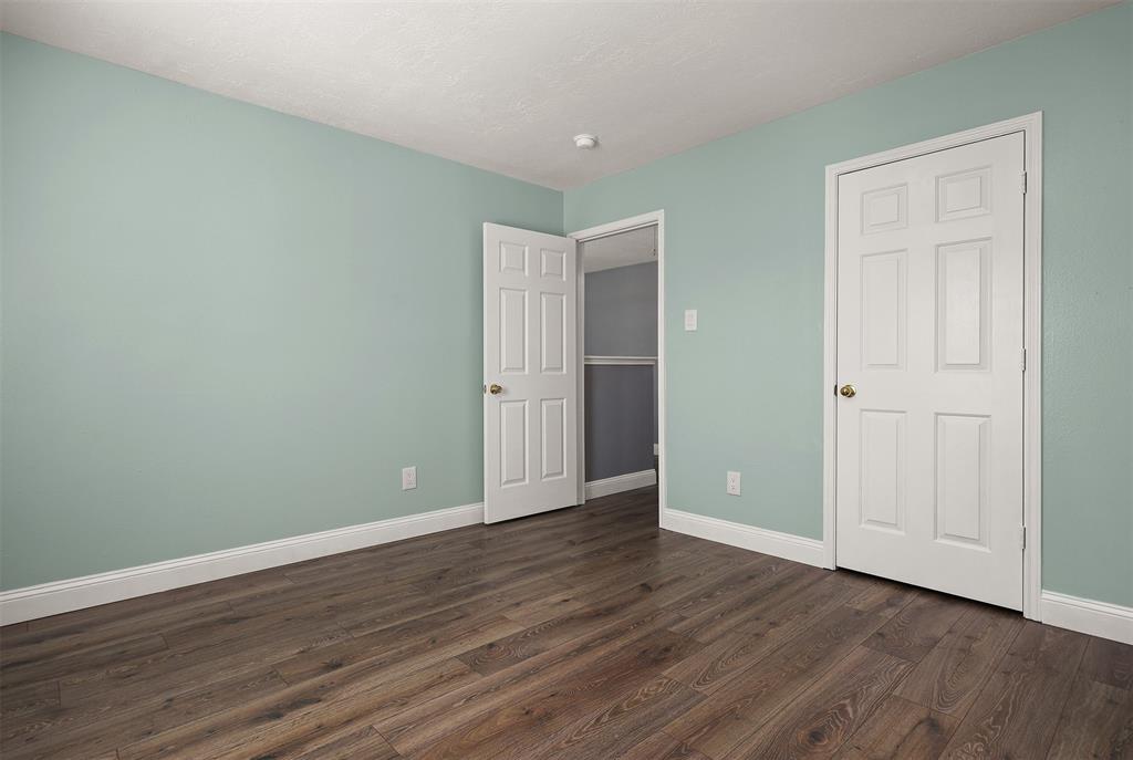 11001 Thornwood Drive Property Photo 28