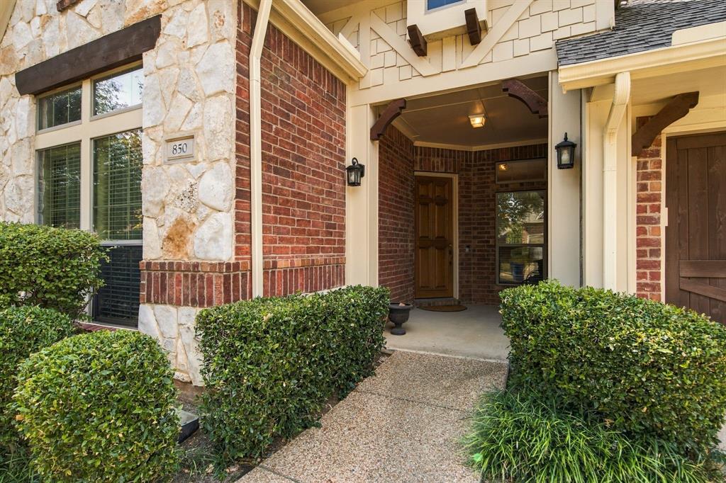 850 Carolina Way Property Photo 3