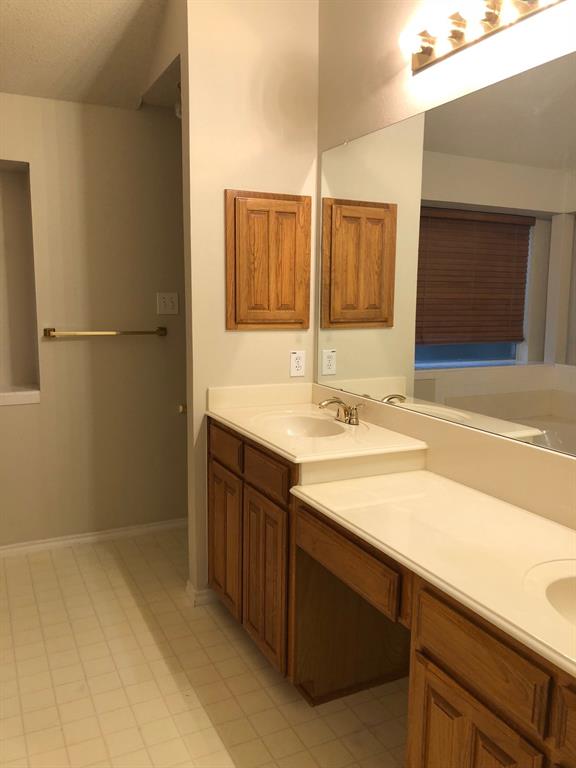 2118 Stoneridge Drive Property Photo 10