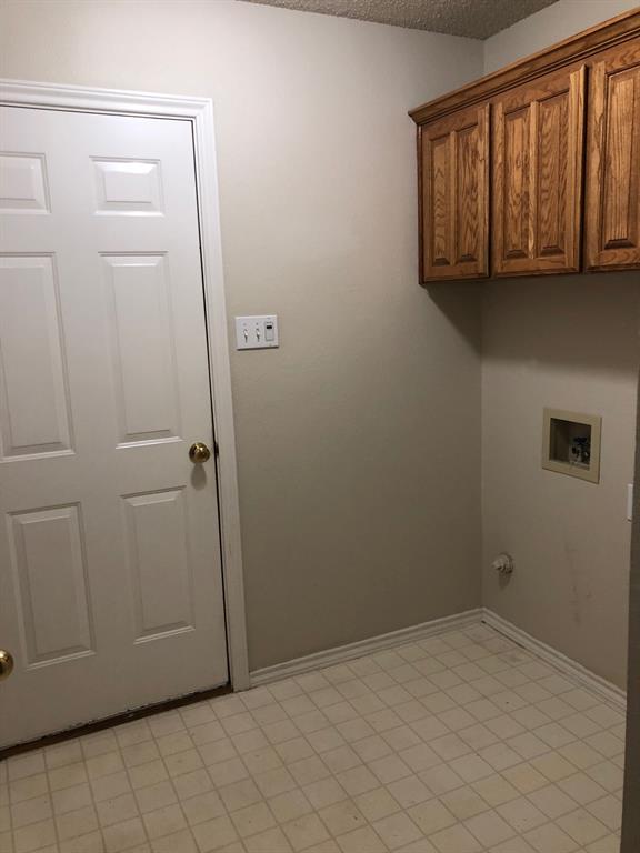 2118 Stoneridge Drive Property Photo 14
