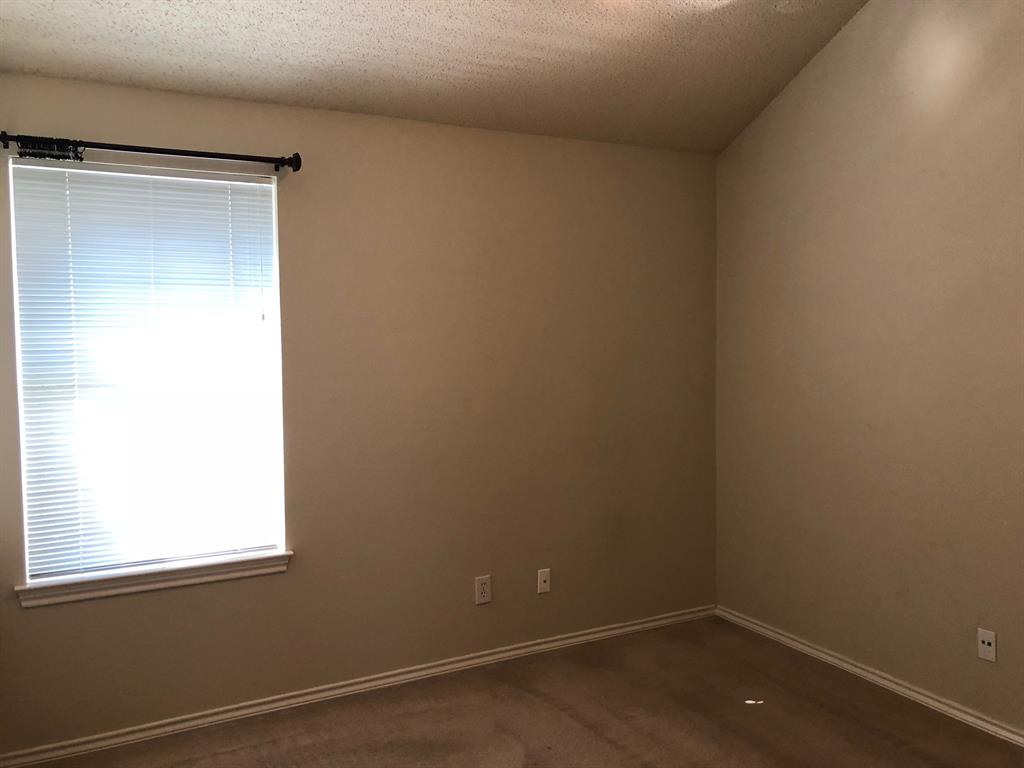 2118 Stoneridge Drive Property Photo 15