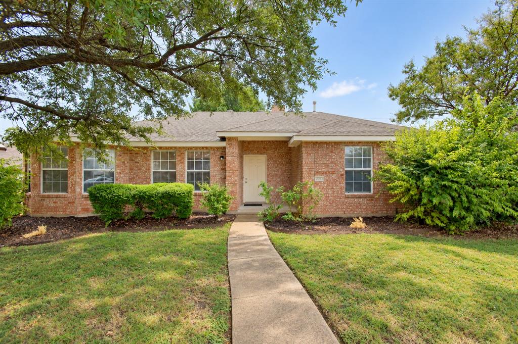 2040 Garden Crest Lane Property Photo 1