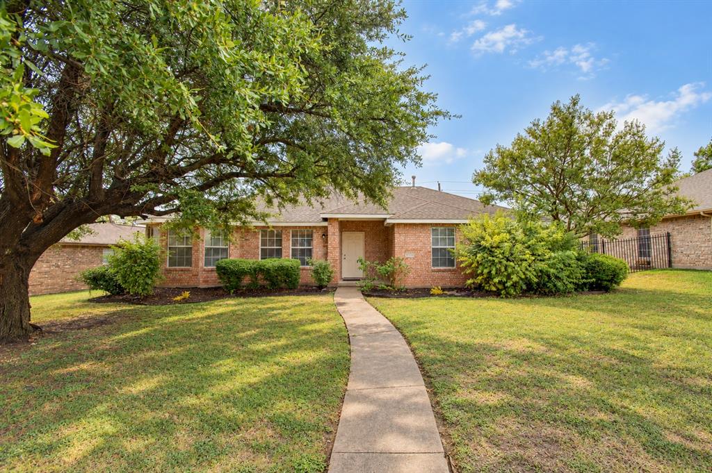 2040 Garden Crest Lane Property Photo 2