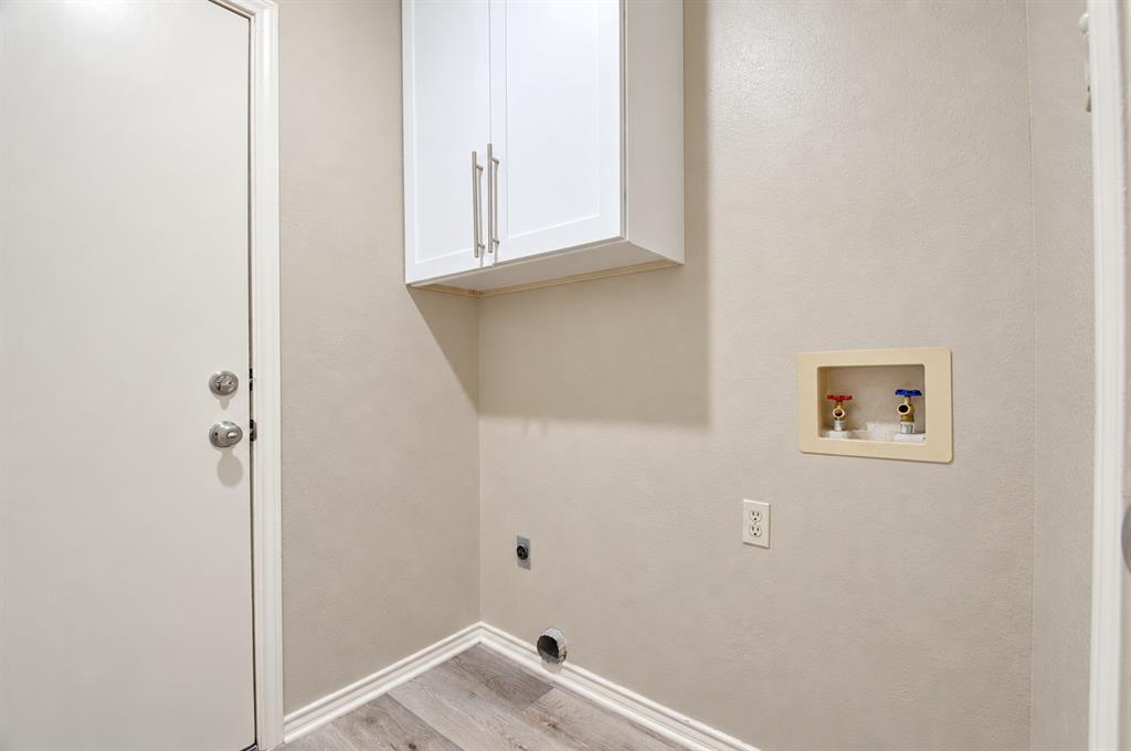 2040 Garden Crest Lane Property Photo 10