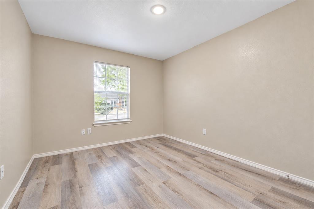 2040 Garden Crest Lane Property Photo 11