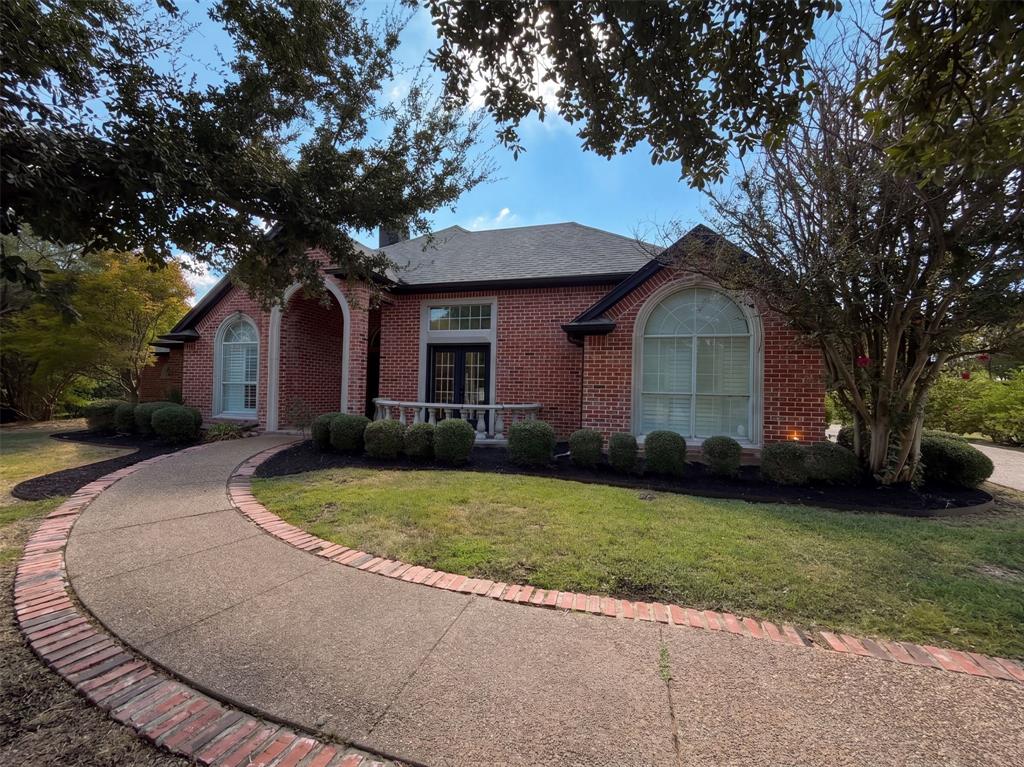 2836 S Lakeview Drive Property Photo 1